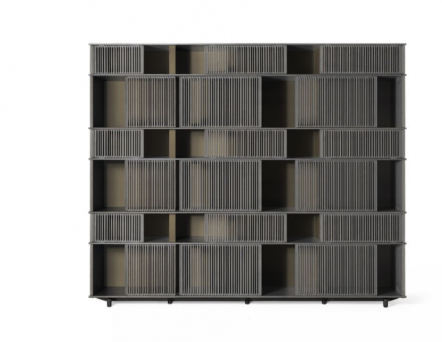 Итальянский стеллаж POLTRONA FRAU - Lloyd  Bookcase