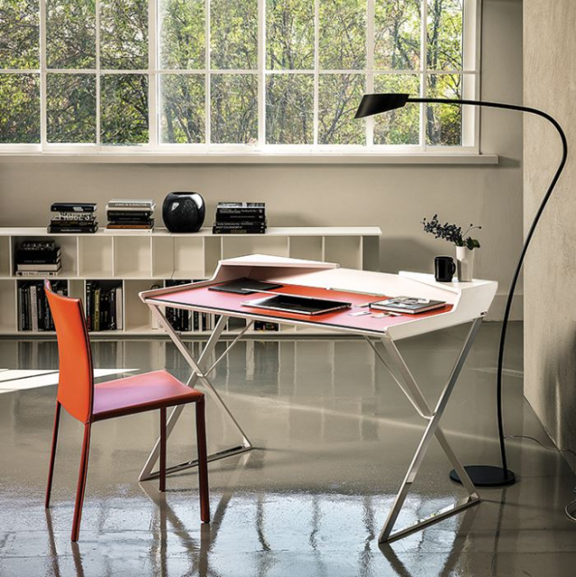 Итальянский письменный стол QWERTY от Cattelan Italia